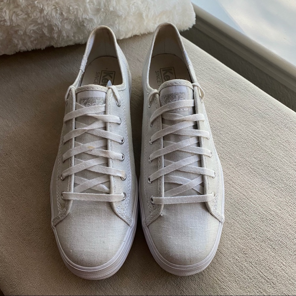 Woman’s KEDS Triple Kick Met Silver Sneakers Size 7 Only Worn Once! - Picture 2 of 12
